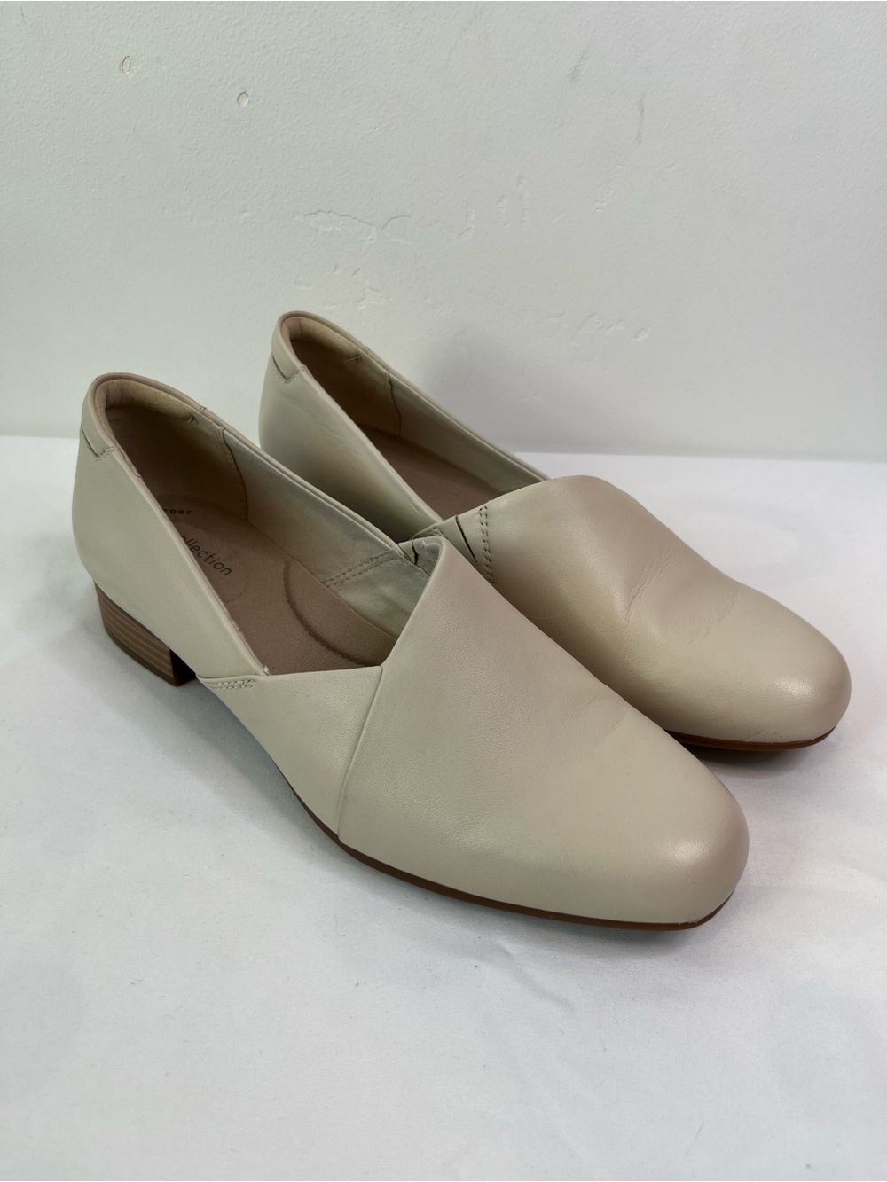 Clarks Juliet Palm Ivory Leather Slip On Loafers Womens 9.5 M Low Block Heel